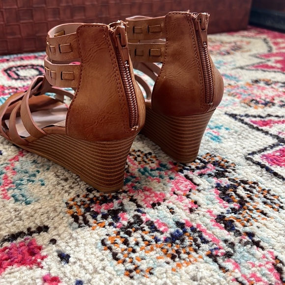Restricted Wedge Sandals, Womens Size 7.5, tan Brown - Picture 4 of 10
